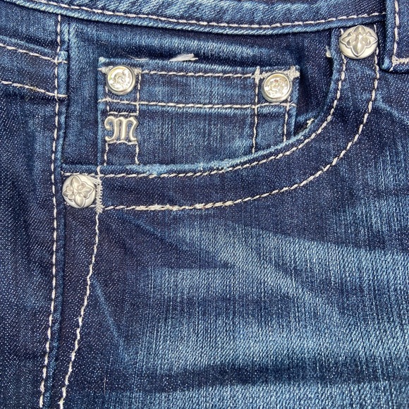 ***SOLD*** MISS ME Signature Boot Cut Embellished Flap Pocket Jeans Size 30 x 30 - Picture 10 of 12
